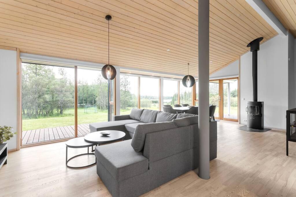 Scandinavian Villa In South Iceland Laugaras Екстериор снимка